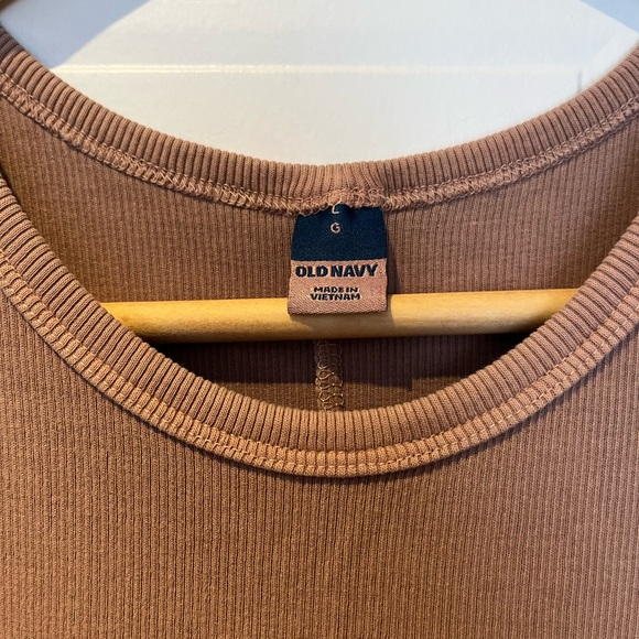 2 dresses - Picture 2 of 3